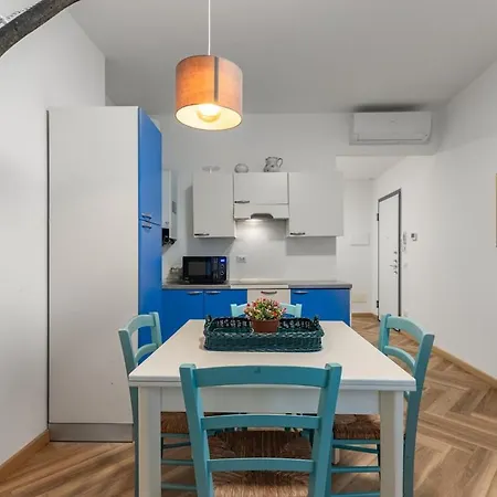Apartment Casa Piera, 5 Min Drive From Como, Modern