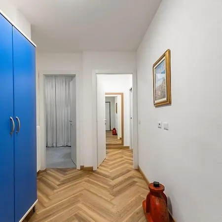 Apartment Casa Piera, 5 Min Drive From Como, Modern *